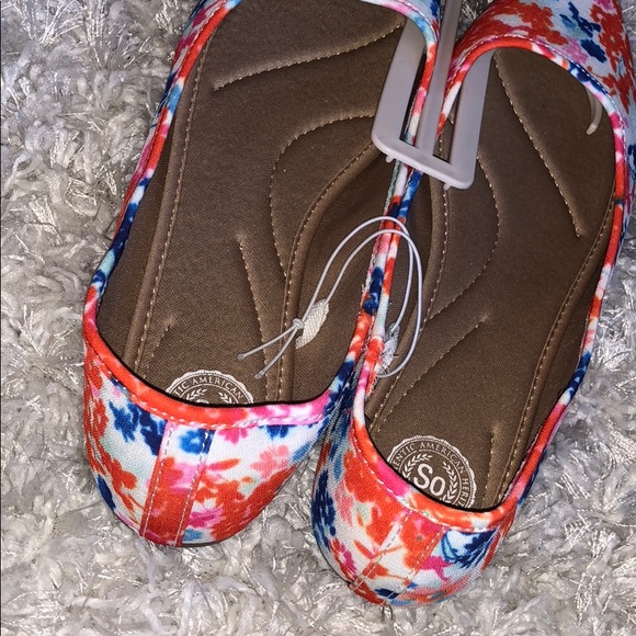NWT Bright Floral Spring Flats by SO - Picture 2 of 4